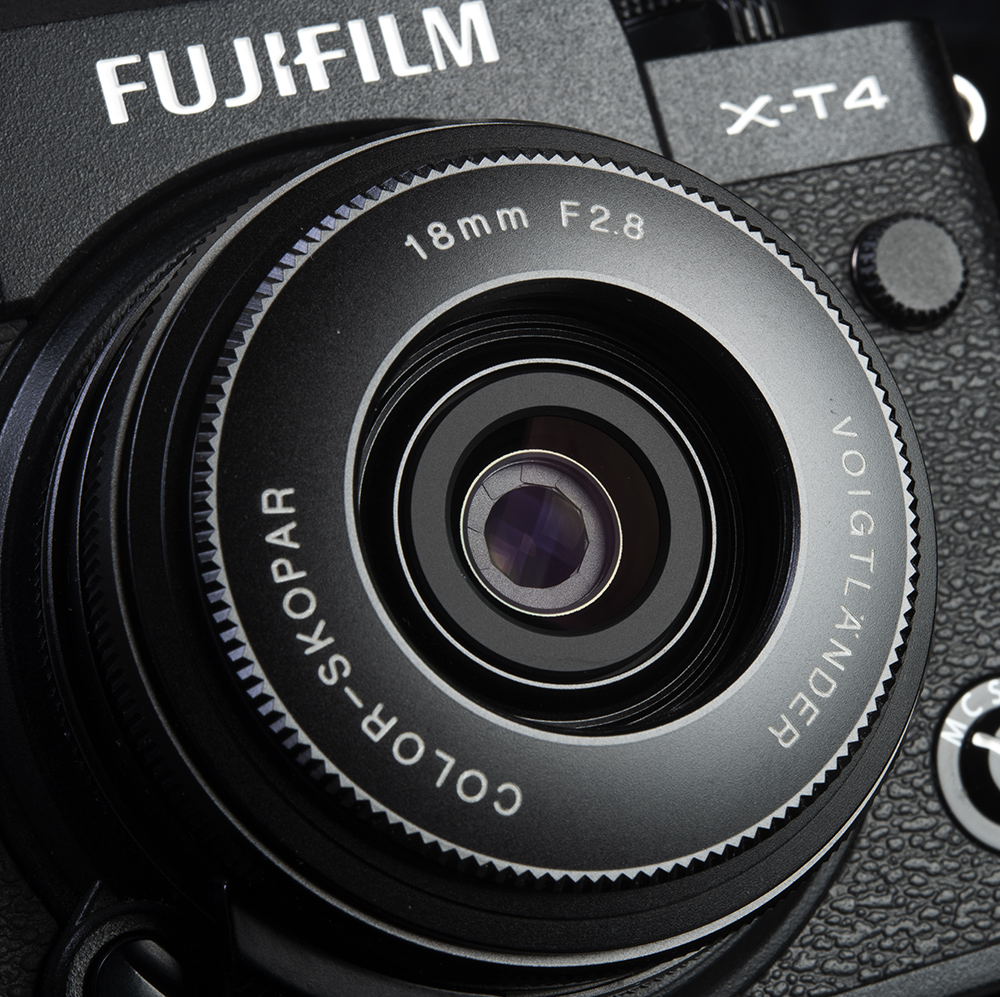 Voigtlander Fuji X 18mm F2.8 Color-Skopar Silver for Fuji X cameras
